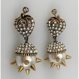 NIB Authentic Gucci Gold Studded Strawberry Pearl Earrings